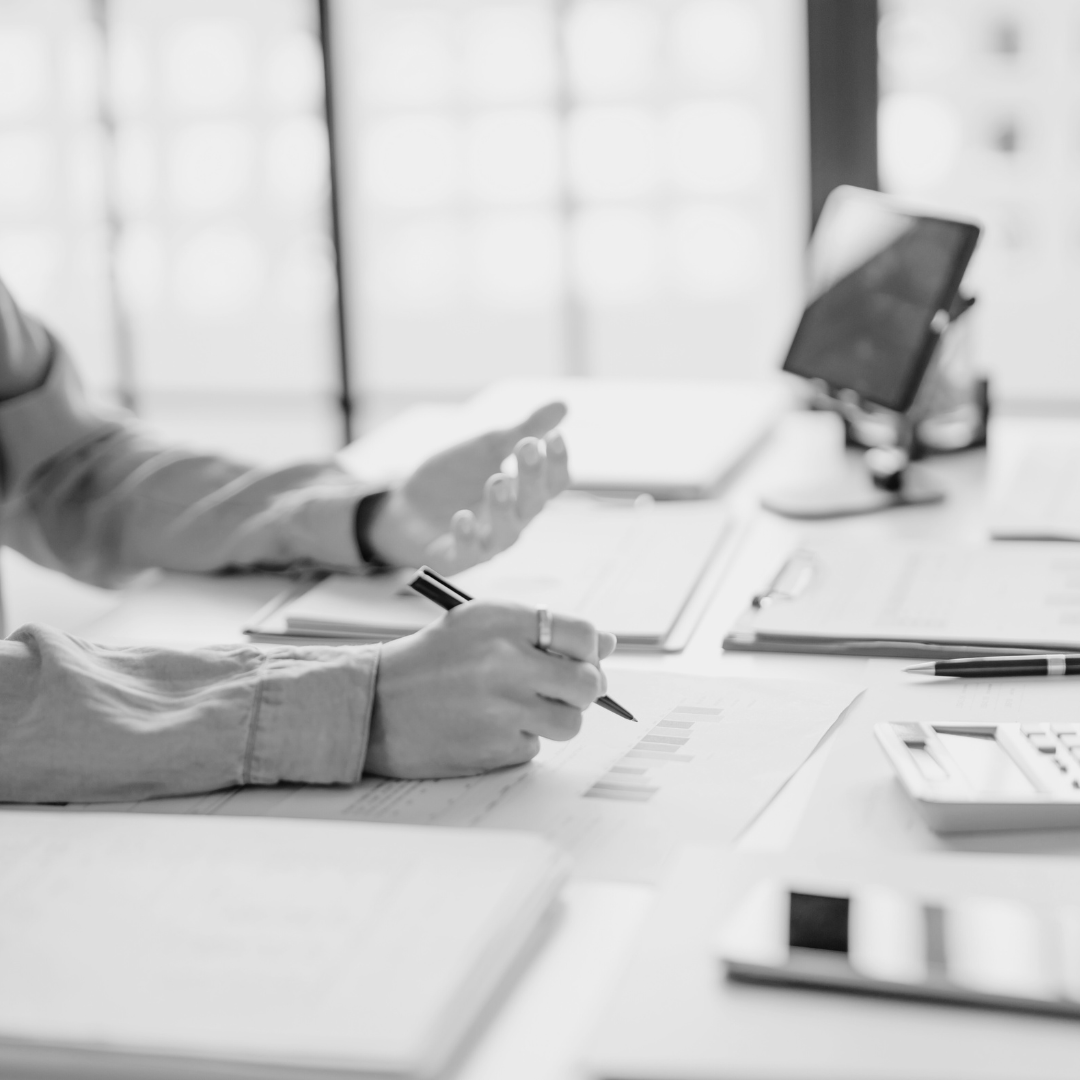 chargé d'affaires au bureau